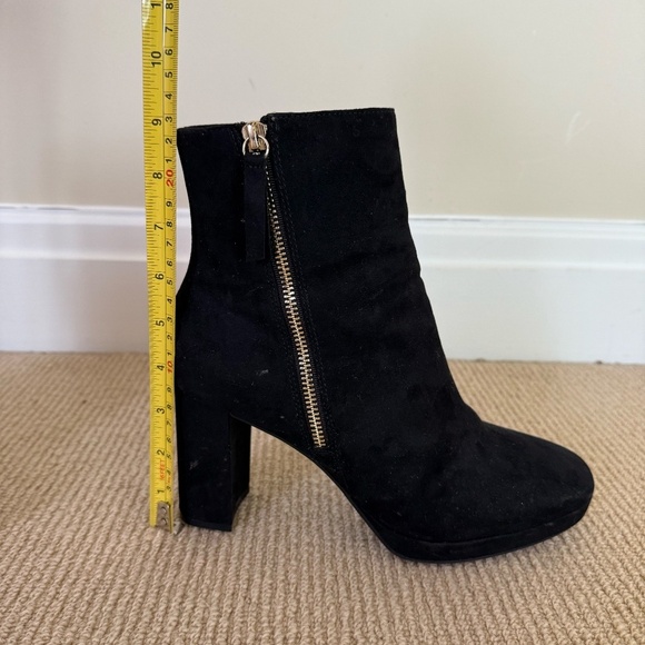 Heeled Zip-Up Black Boots Suede-like Material size 8.5 - Picture 3 of 5